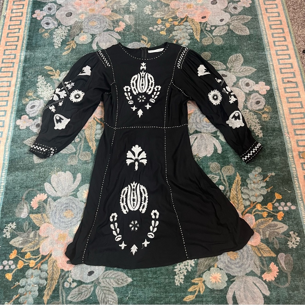 Sfera basic Elegant Black and White Long Sleeve Dress